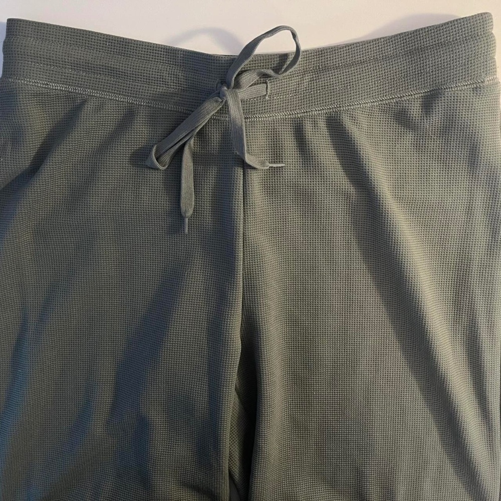 women’s light green ARITZIA (TNA) loose-fit waffle-knit lounge pants [L]
